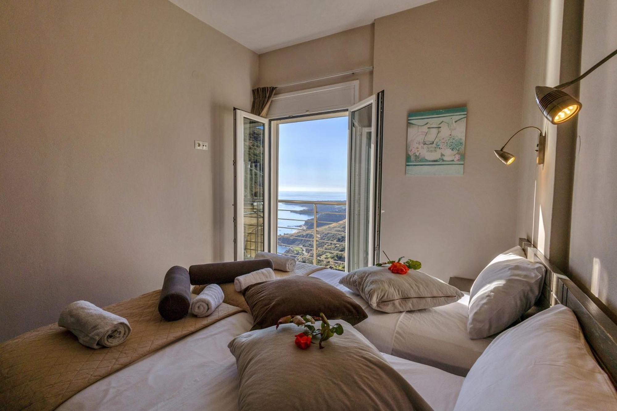 Akrotiri Panorama- Luxury Rental Apartments With Sea View Rodakino Exterior photo
